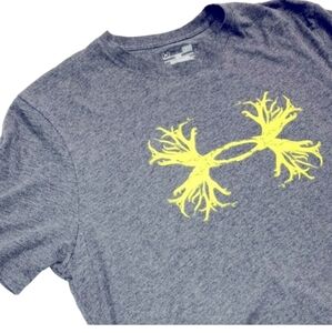 Under Armour mens grey top size large